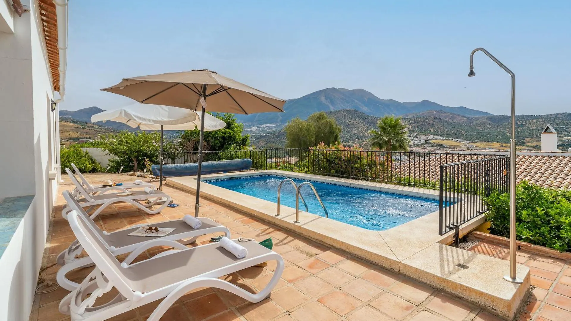 Rosa Villa El Cerro Spain
